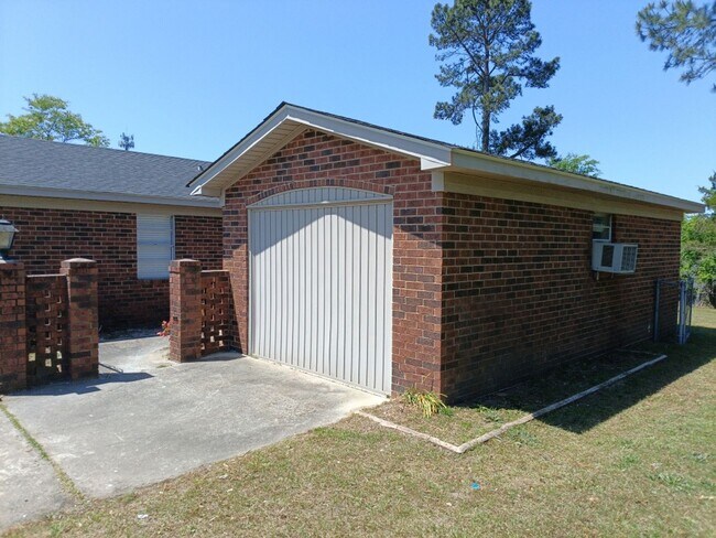 Building Photo - Spacious 3-Bedroom Home in Martinez – Great Location!
