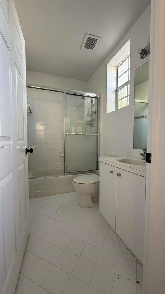 Building Photo - 1555 NE 33rd Rd