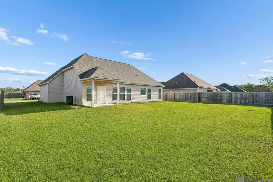 Building Photo - 11176 Merlo Dr