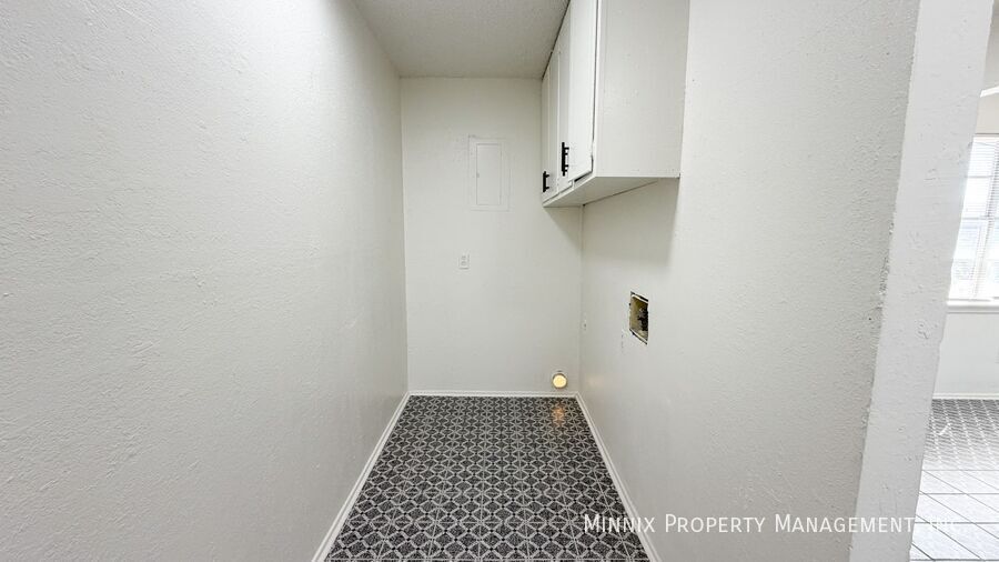 Building Photo - 4615 Grinnell St