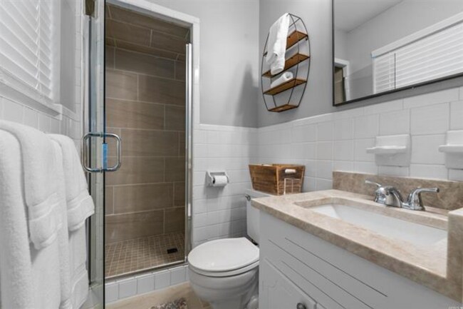 Building Photo - 6505 Chippewa Dr