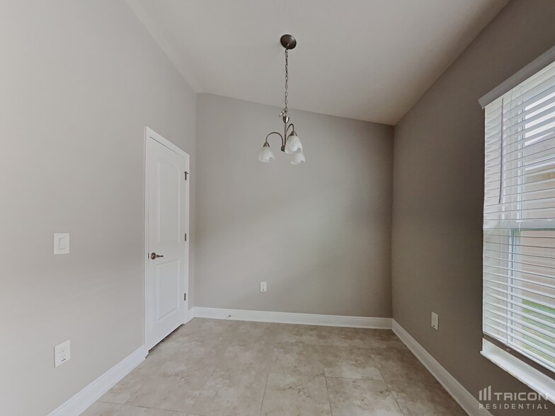 Building Photo - 387 Buchannan Dr