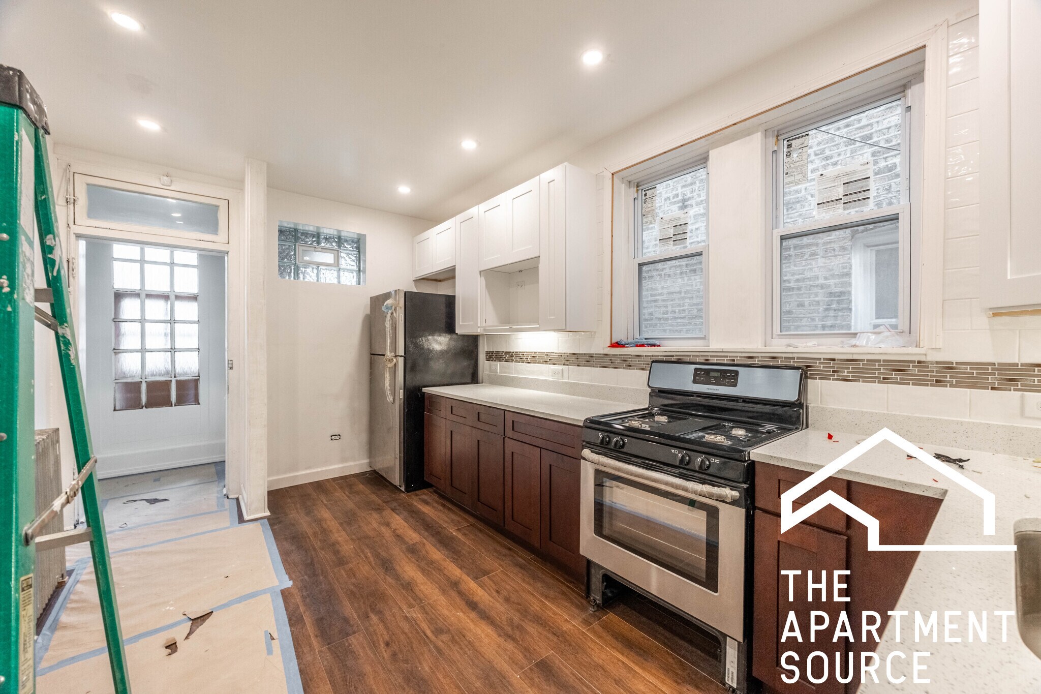 Building Photo - 5713 N Talman Ave