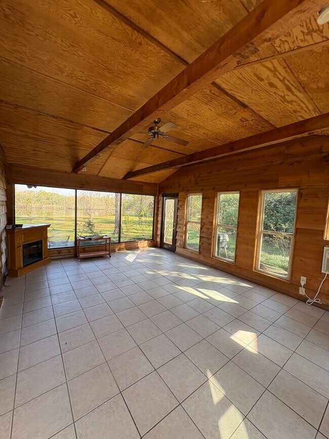 Building Photo - 189 Pinmar Ln