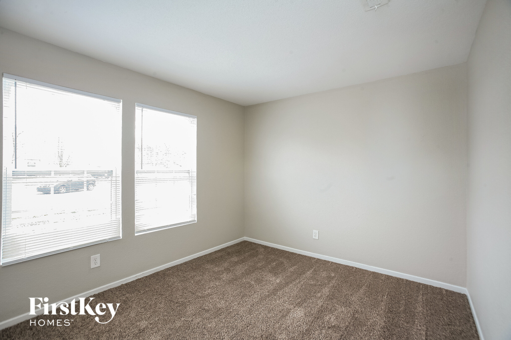 Building Photo - 1315 Shadetree Ln