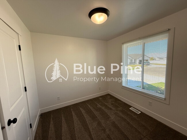 Building Photo - 3758 Inglewood Dr
