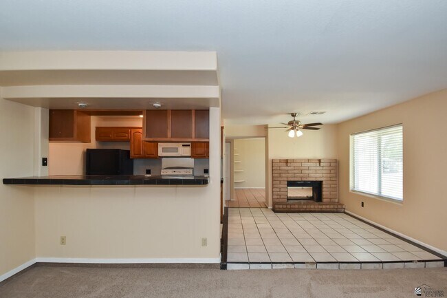 Building Photo - 2878 S 18th Ave