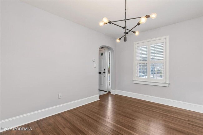 Building Photo - 14 Prospect Ave N