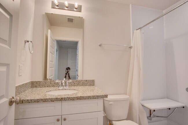 Building Photo - Pet-Friendly 3BR Townhome in Meadow Brook ...