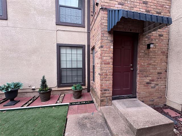 Building Photo - 4000 Rawlins St