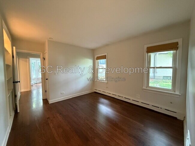 Building Photo - 255 Crest Rd