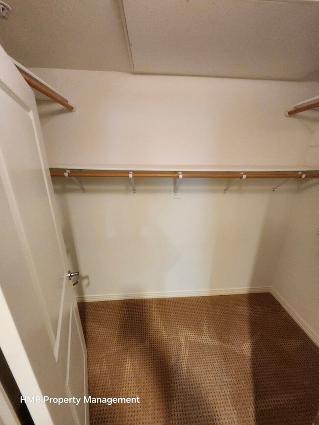 Building Photo - 2 bed 2.5 bath condominium at Lake at Waln...