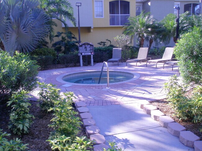 Building Photo - Annual turnkey furnished renovated GATED COMMUNITY**3 BEDROOM TOWNHOUSE