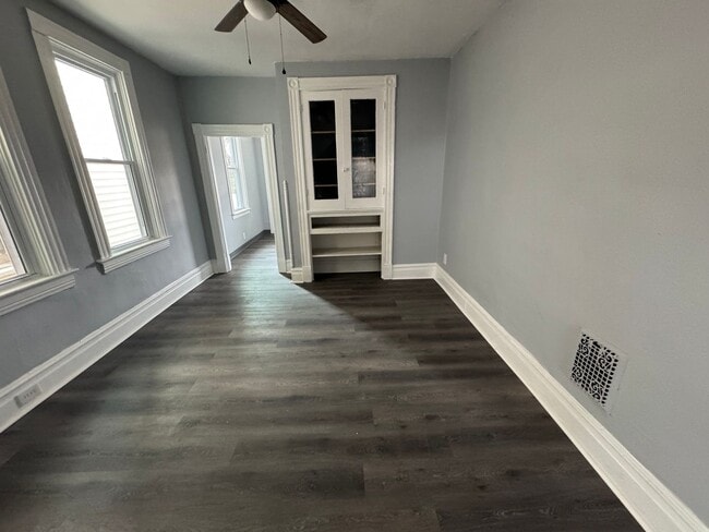 Building Photo - Renovated 3/1 Duplex In The Heart Of Pitcairn!! Available January 10th!