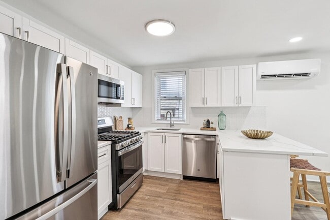 Building Photo - 2333 Haverford Rd