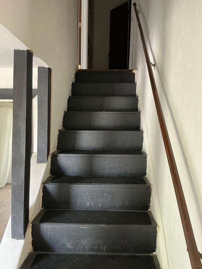 Building Photo - COMING SOON 4/2 with Acreage & BONUS SPACE