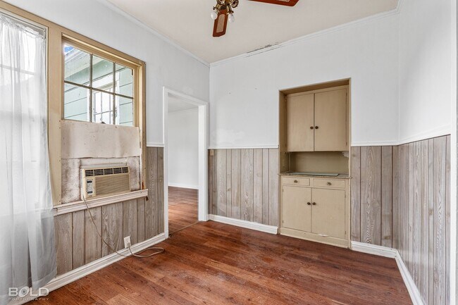 Building Photo - 217 Boulevard Pl