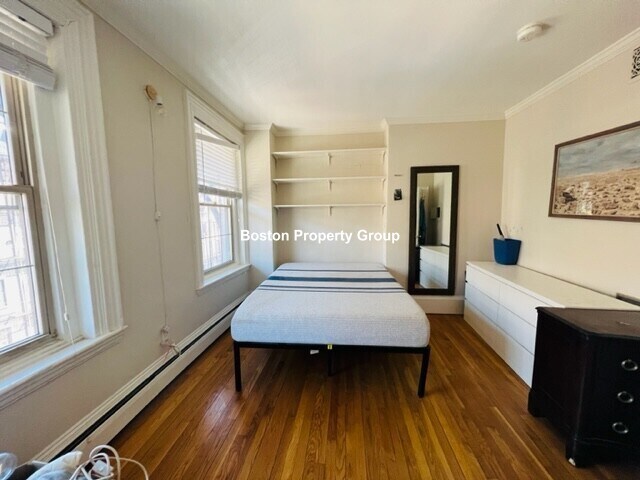 Building Photo - 32 E Springfield St