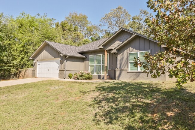 Building Photo - 20690 Pleasant Oaks Dr