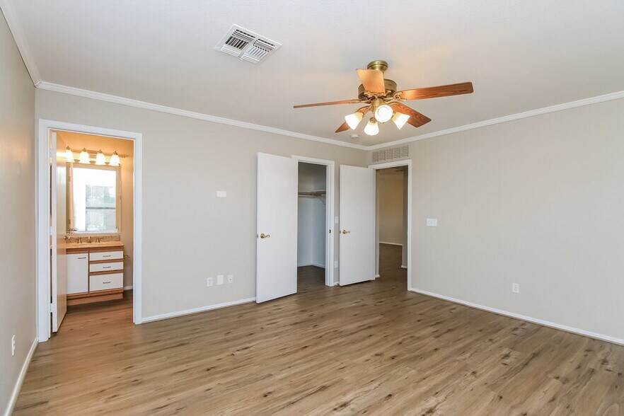 Building Photo - 11218 E Quarry Ave