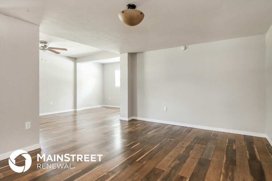 Building Photo - 825 E Jackson Ave