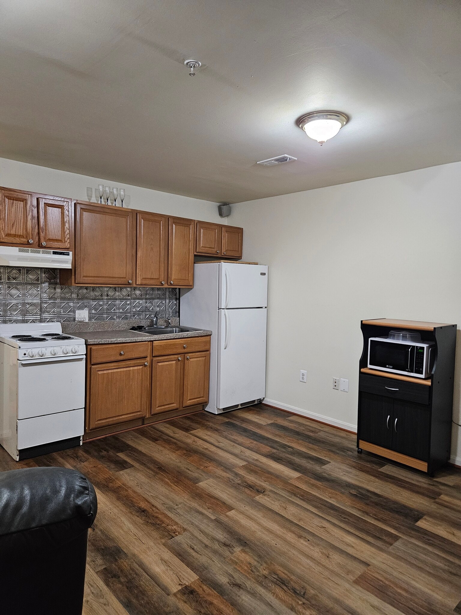Building Photo - 8812 Community Square Ln