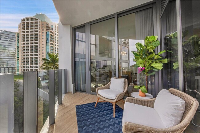 Building Photo - 2831 S Bayshore Dr