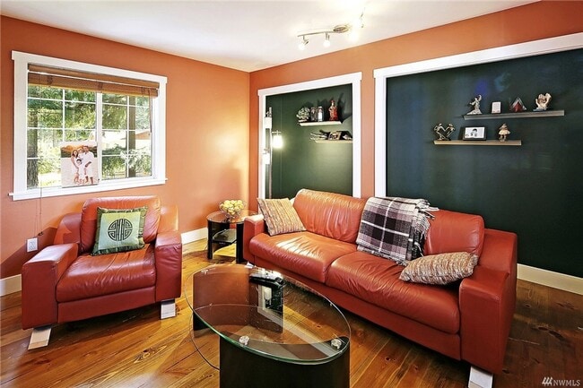 Building Photo - Bellevue 4 bd 2.5 bath house close to Micr...