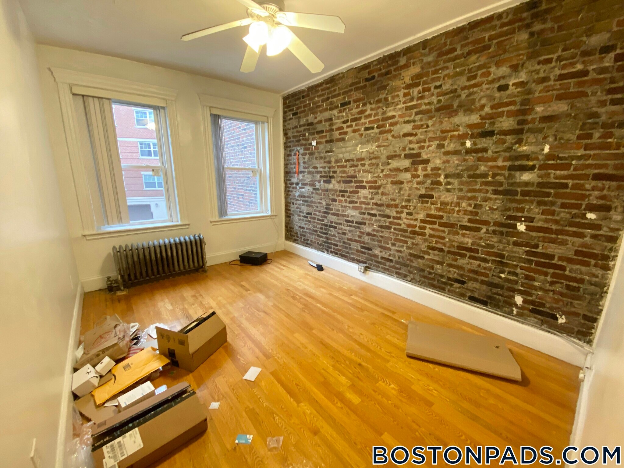 Building Photo - 149 Park Dr
