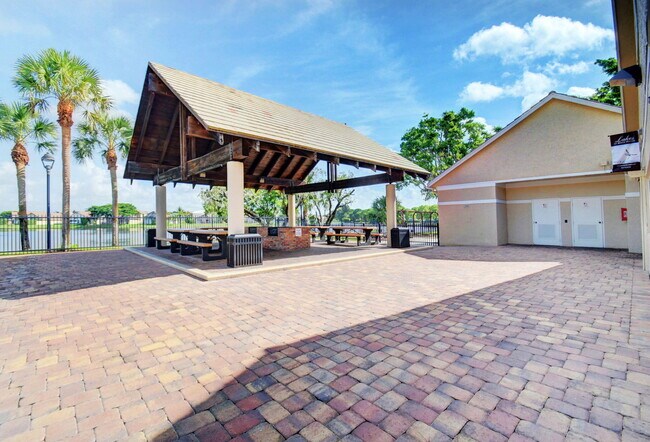 Building Photo - 10872 Tamoron Ln