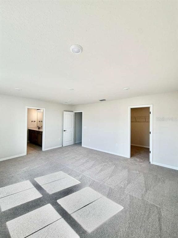 Building Photo - 233 Woodfall Ln