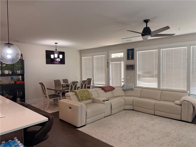 Building Photo - 1250 Wintergreen Wy