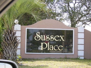 Building Photo - Patio Home, Minutes Away From UCF, Technology Park, & the E/W Expressway