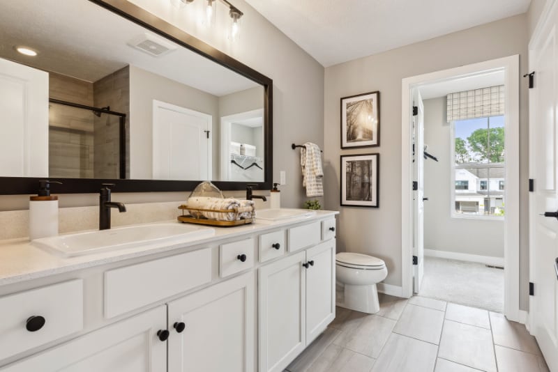 Building Photo - 6385 Hamilton Woods Blvd S