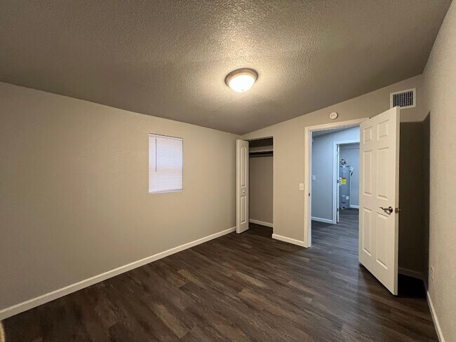 Building Photo - Stunning 4-Bedroom Renovated Home in Sapulpa