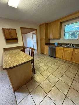 Building Photo - 641 Monnie St