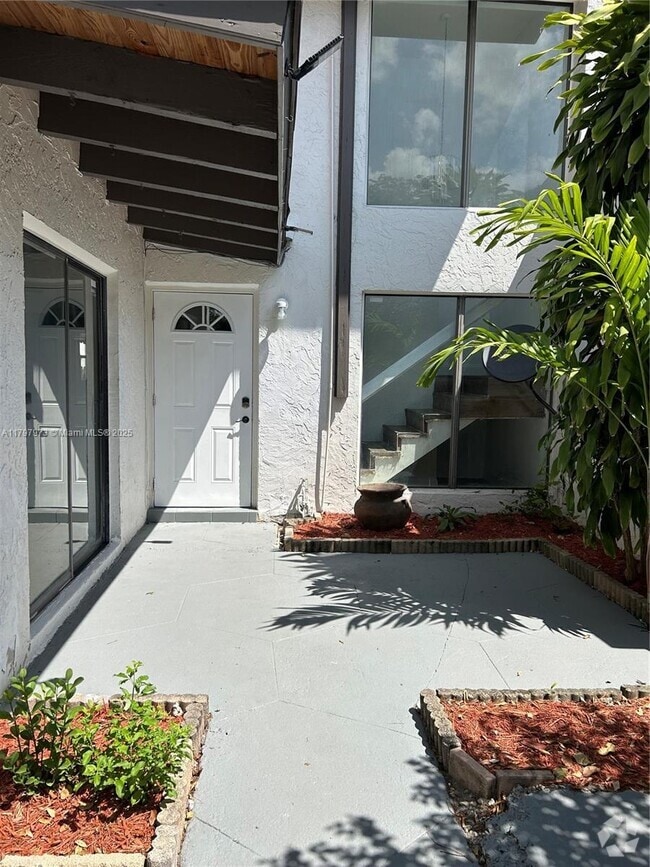 Building Photo - 11005 SW 70th Terrace