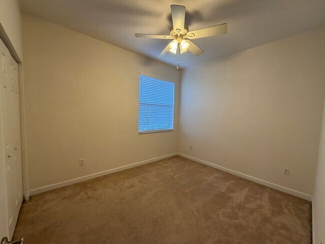 Building Photo - 3205 Brookfield Dr