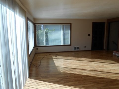 Building Photo - 3 Bedroom House in Newport!