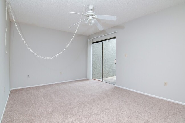 Building Photo - 208 Perth Ct
