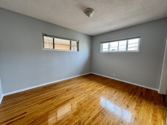 Building Photo - Great Santa Monica Location! Walking Dista...