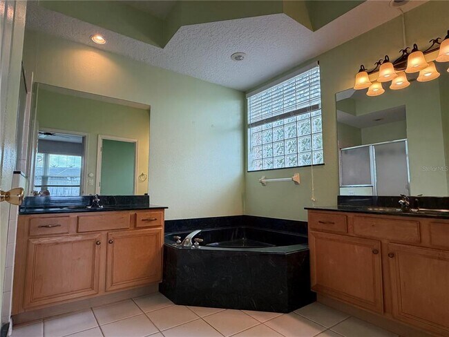 Building Photo - 10237 Facet Ct