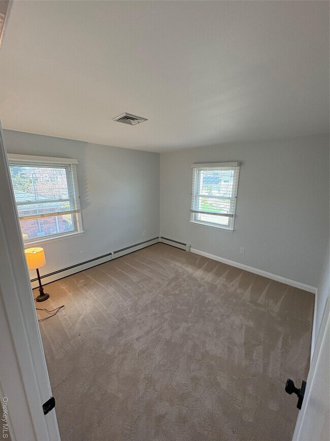 Building Photo - 121 Henry St