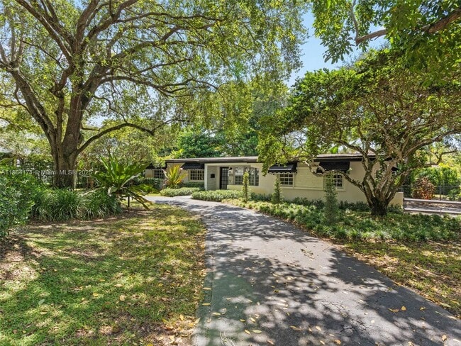 Building Photo - 9310 SW 70th Ave
