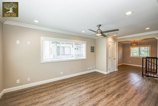 Building Photo - 1622 Brigden Rd