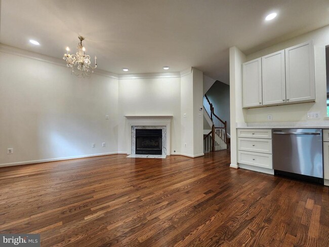 Building Photo - 4020 Heatherstone Ct