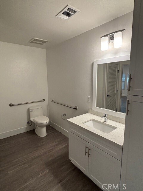 Building Photo - 8016 Santa Fe Springs Rd