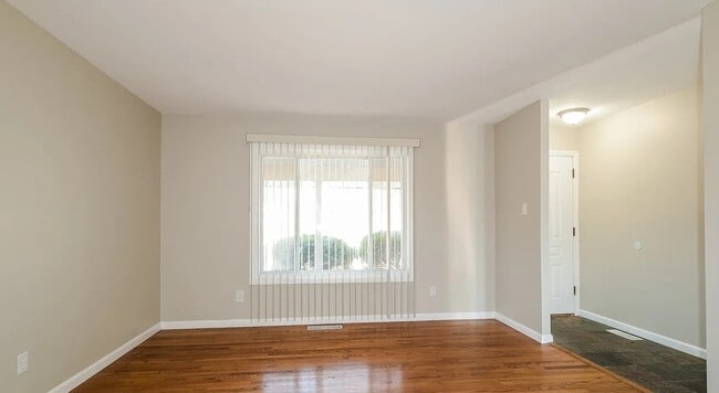 Building Photo - 5801 Sir Edward Ct