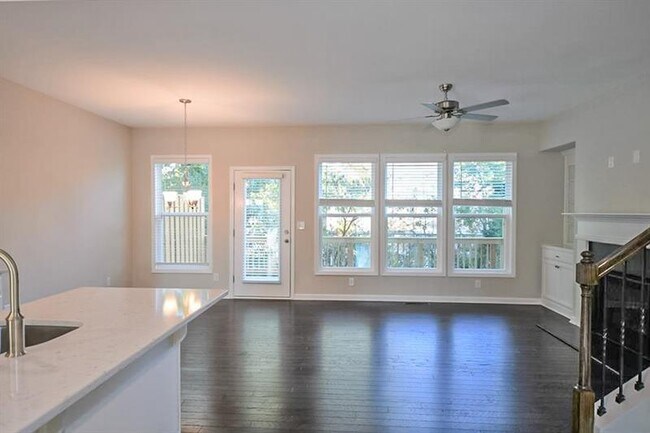 Building Photo - 2501 Ashford Oaks Dr