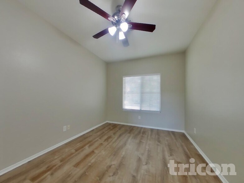 Building Photo - 17244 W Maui Ln